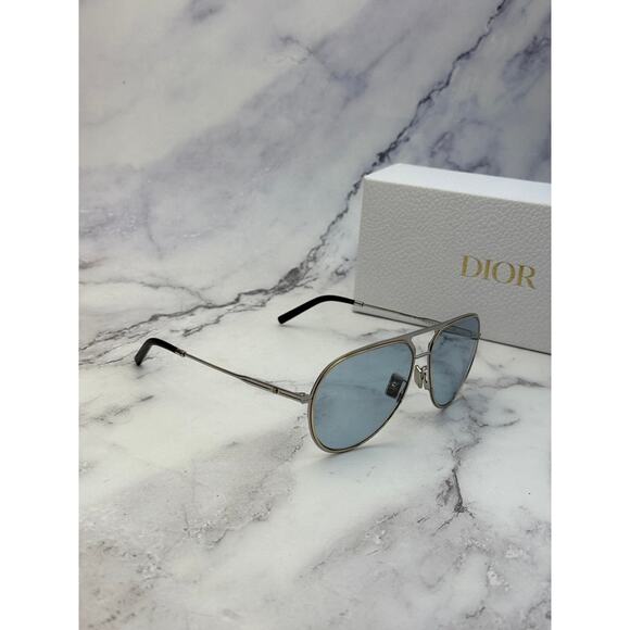 NEW Dior DiorEssential A2U Sunglasses in Logo Oblique Mirror - Picture 2 of 5